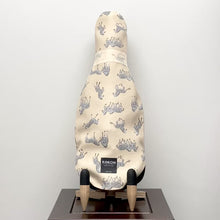 Load and play video in Gallery viewer, "Zebra" jacquard violin sleeve