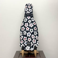 Load and play video in Gallery viewer, "Hana" jacquard violin sleeve
